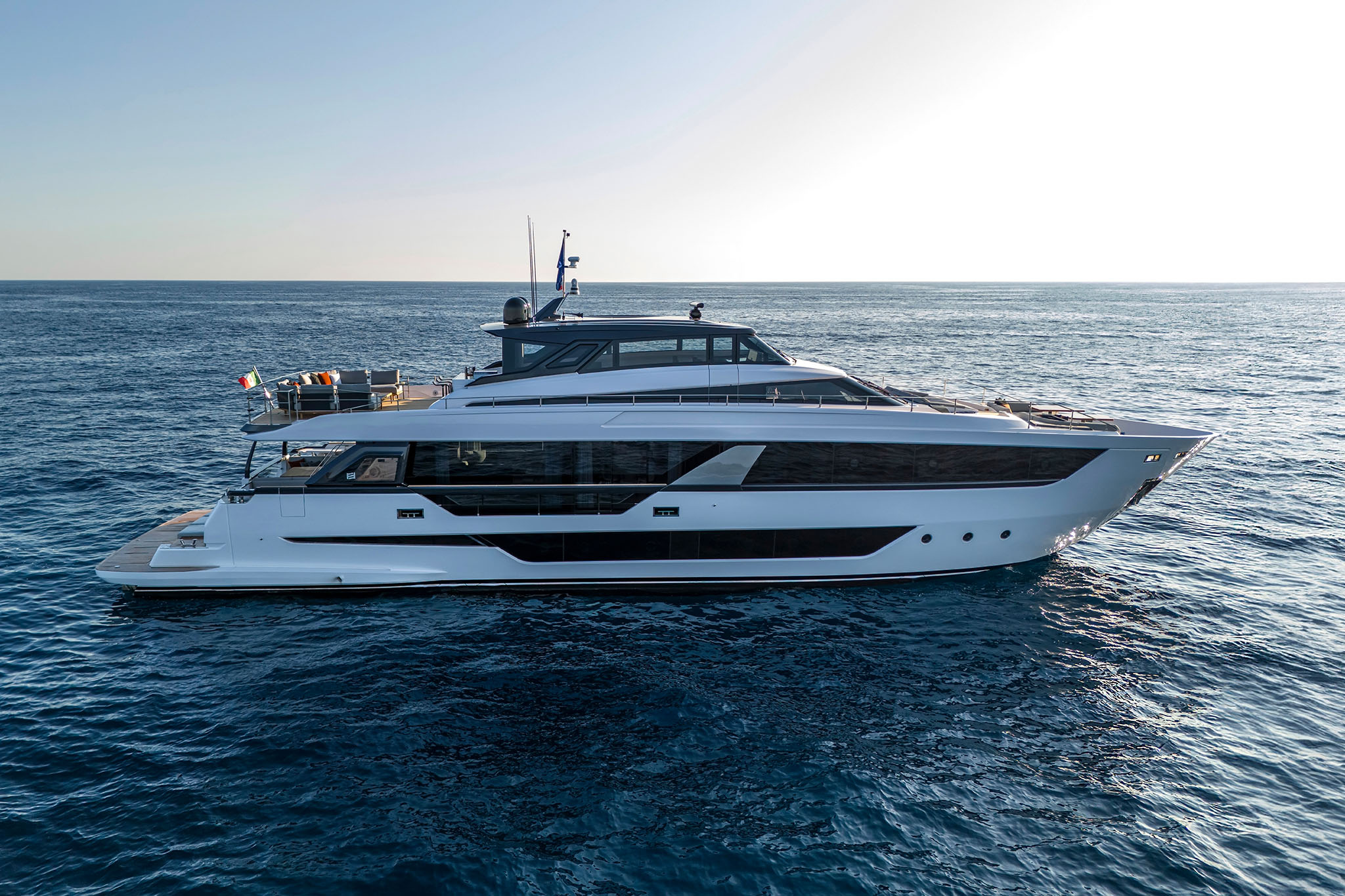 Ferretti Yachts 1000 SkyDeck